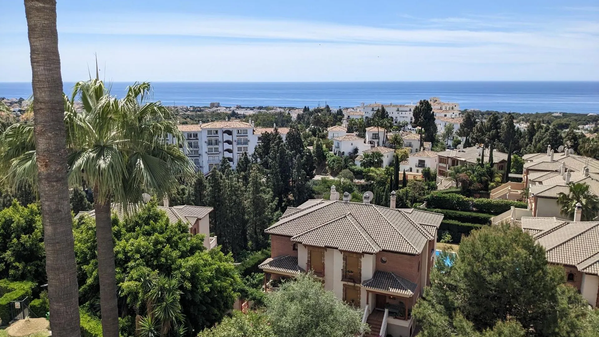 Luxury Duplex Penthouse 2 Living Rooms 3 Double Bedroom 4 Beds 4 Terraces Outstanding Sea & Mountain Views Sitio de Calahonda Apartment