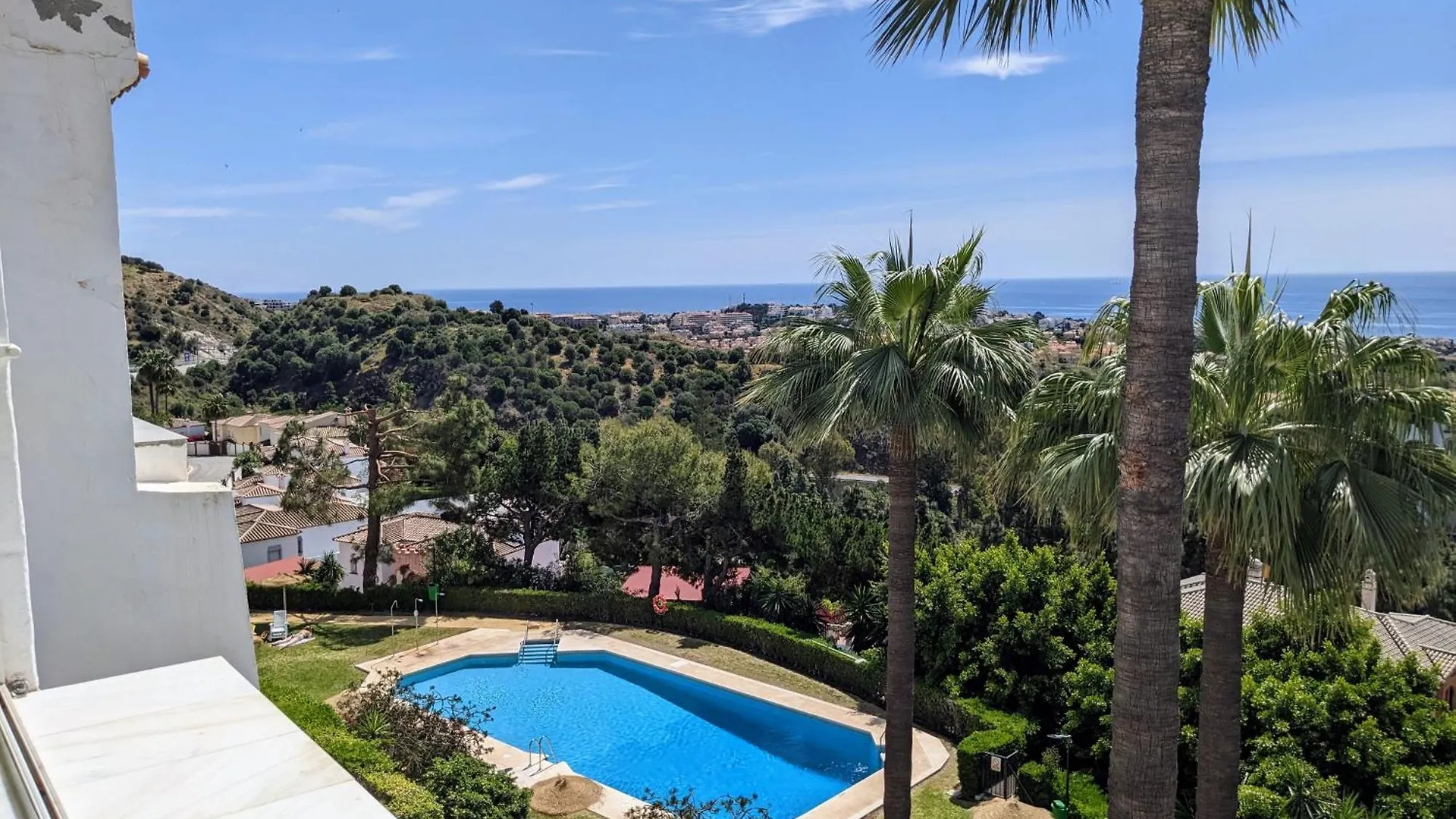 Apartment Luxury Duplex Penthouse 2 Living Rooms 3 Double Bedroom 4 Beds 4 Terraces Outstanding Sea & Mountain Views Sitio de Calahonda Spain