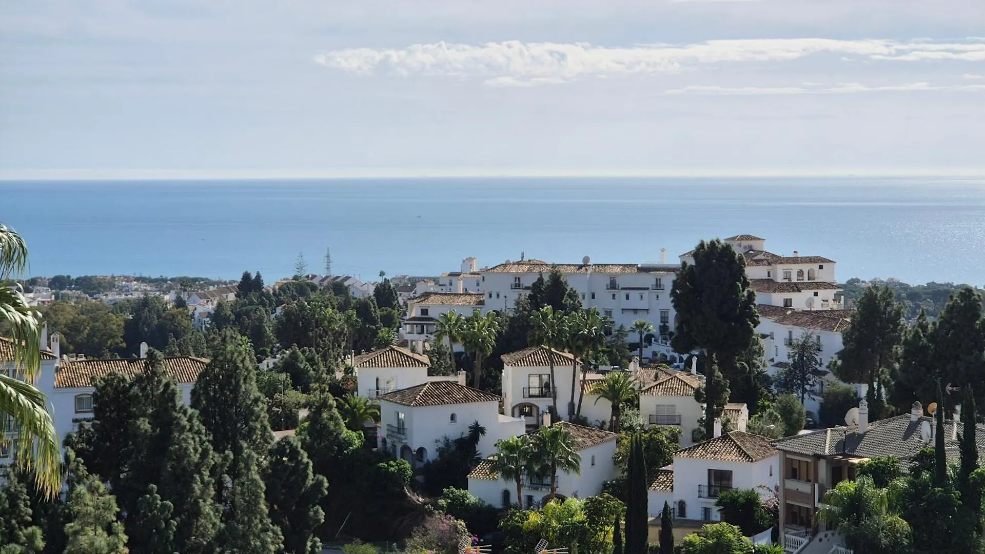 Luxury Duplex Penthouse 2 Living Rooms 3 Double Bedroom 4 Beds 4 Terraces Outstanding Sea & Mountain Views Sitio de Calahonda