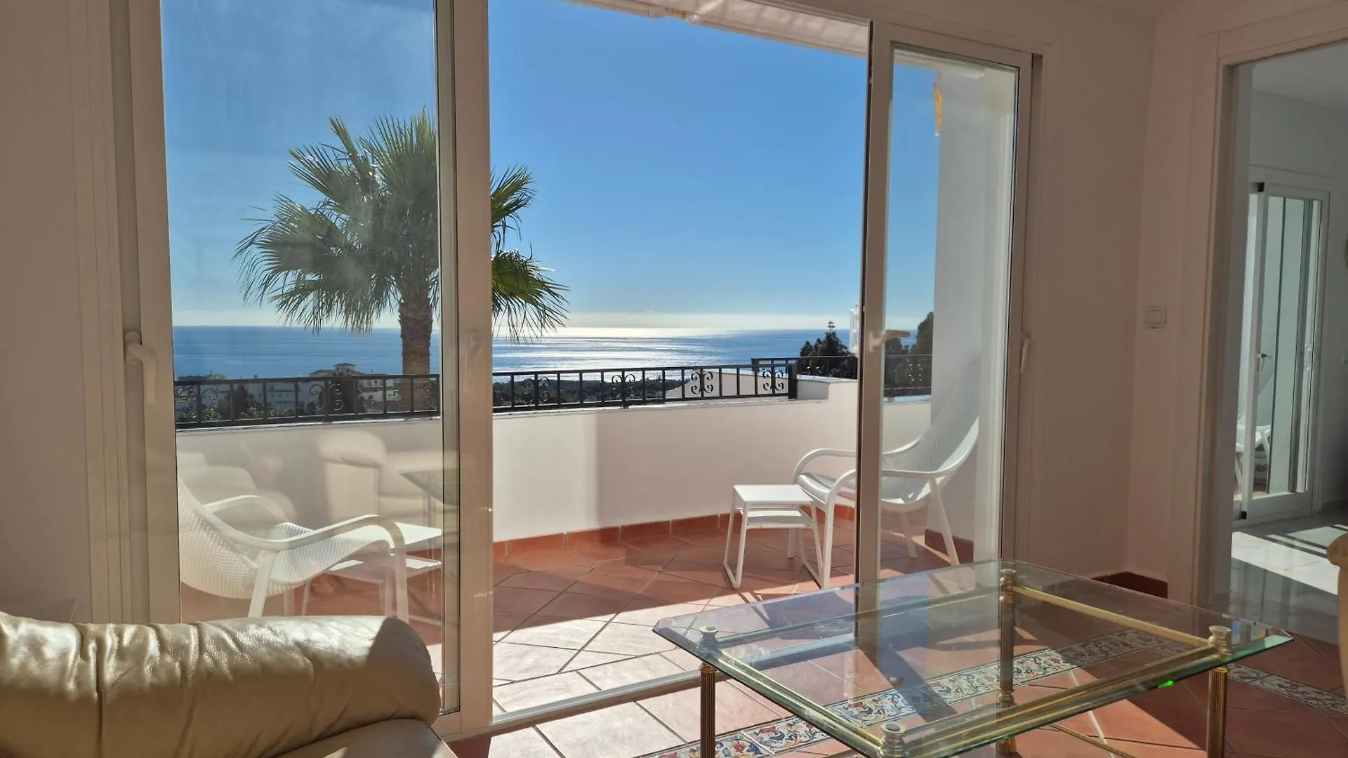 Luxury Duplex Penthouse 2 Living Rooms 3 Double Bedroom 4 Beds 4 Terraces Outstanding Sea & Mountain Views Sitio de Calahonda Apartment
