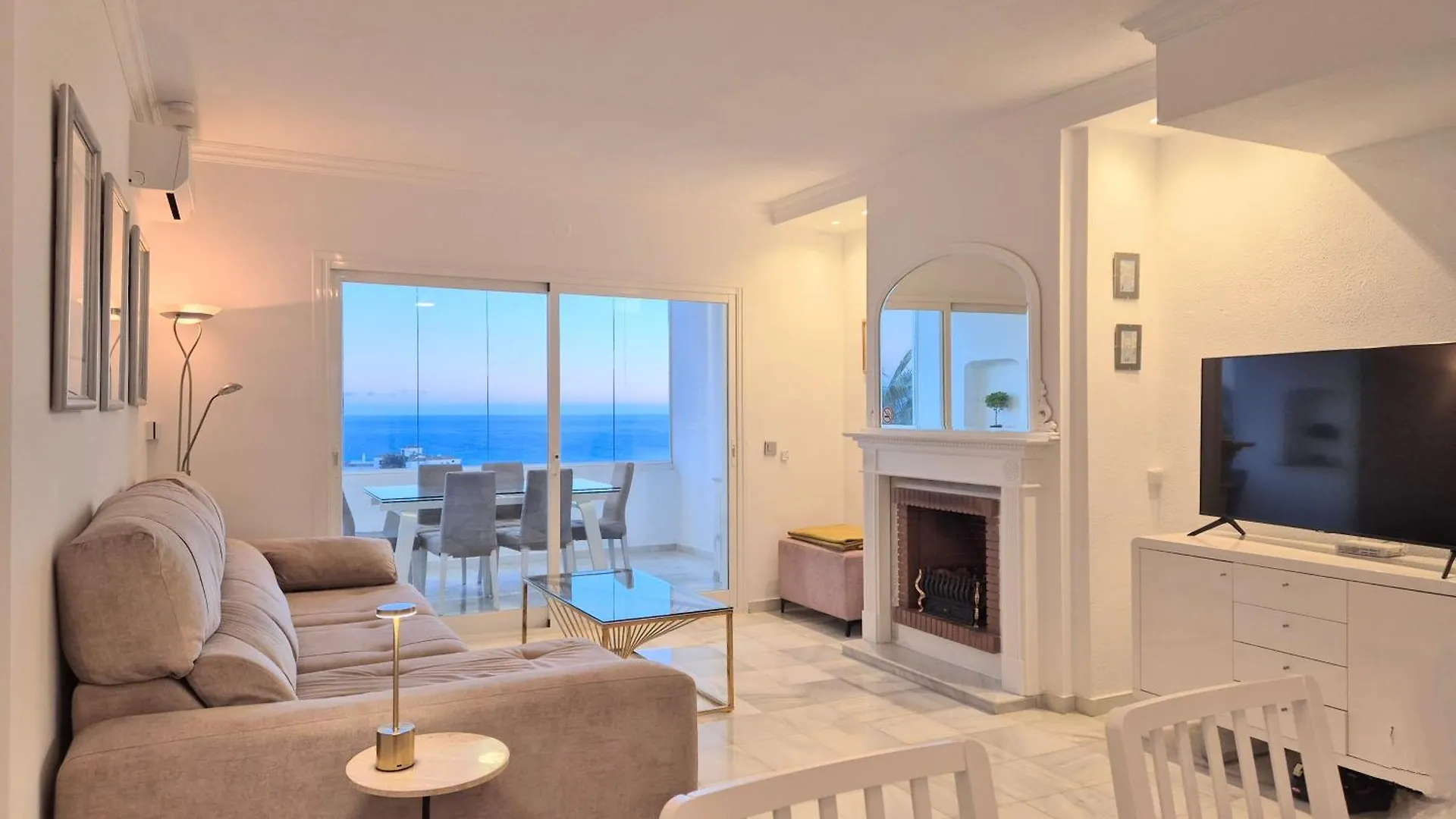Apartment Luxury Duplex Penthouse 2 Living Rooms 3 Double Bedroom 4 Beds 4 Terraces Outstanding Sea & Mountain Views Sitio de Calahonda